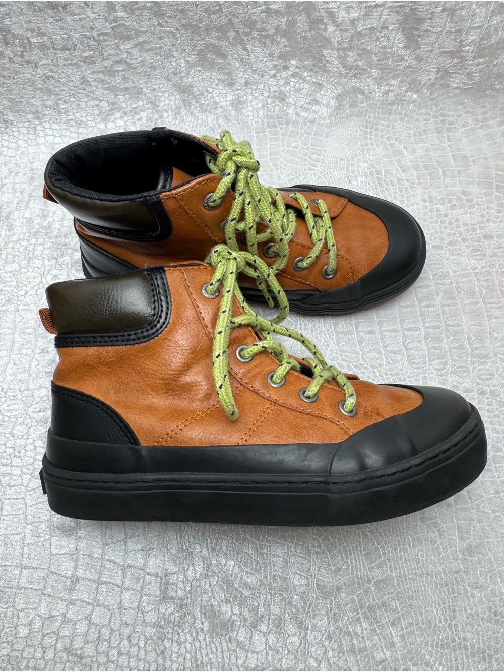 Old Navy All-Weather Lace-Up Boots, Little boy size 13